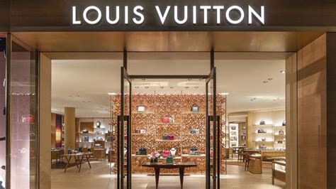 lv closing time|Find Louis Vuitton Stores in Us .